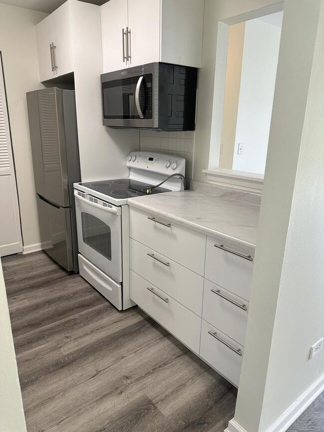Photo - 900 N Lakeside Dr Unit 1A