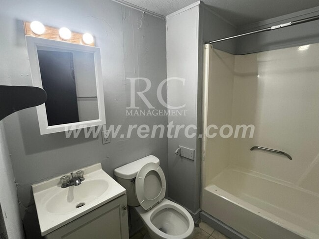 Photo - 1420-D Cleveland-
