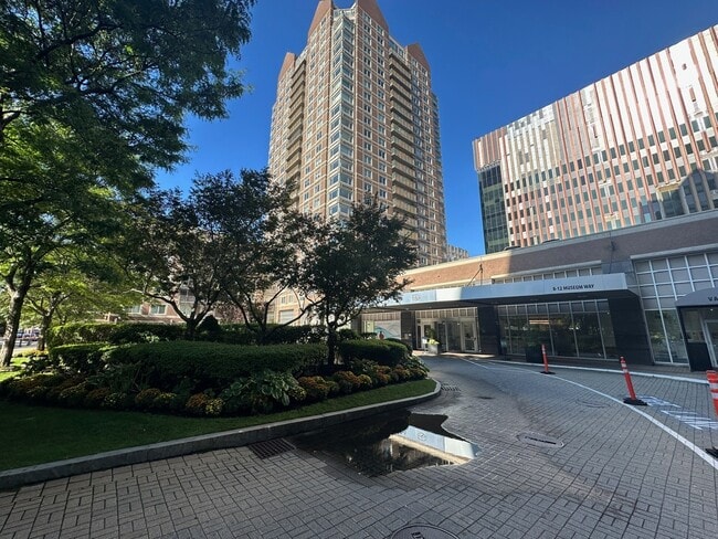 Photo - 8 Museum Way