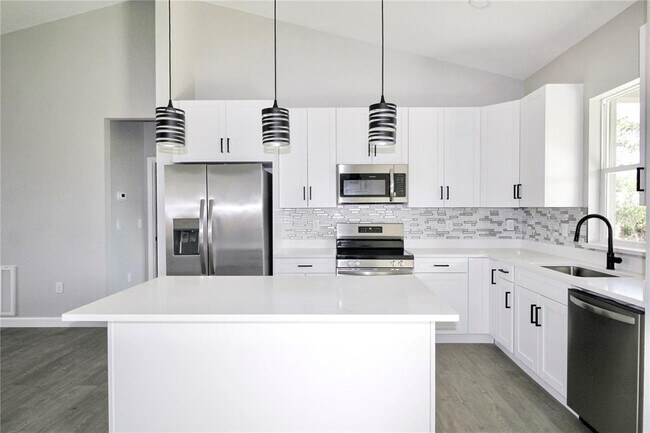 Photo - 7335 Domenico St