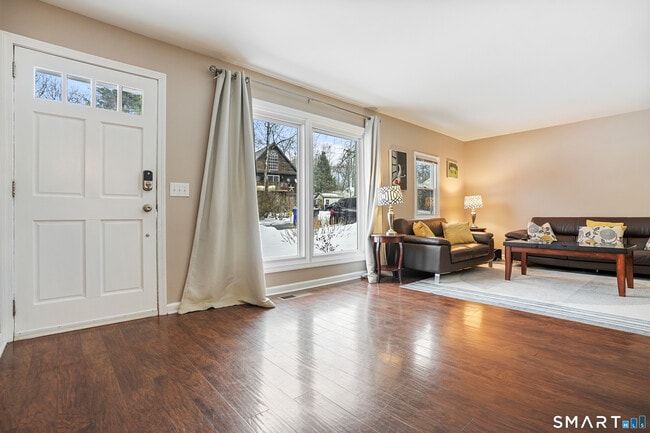 Photo - 62 Sherry Ln