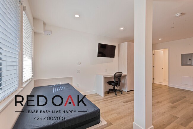 Photo - ~2 Months FREE~ Refurbished Studio with Fu... Unidad 17