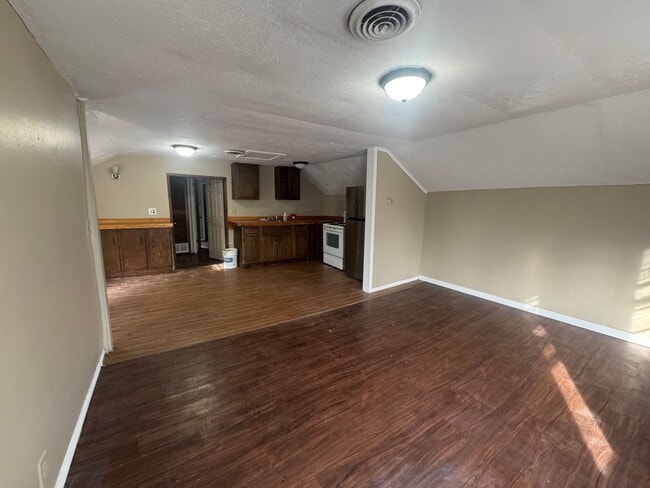 Photo - 212 Depeyster St Unit 2