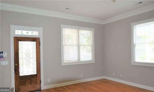 Photo - 242 Dodd Ave SW