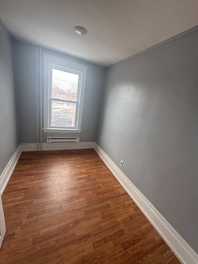 Photo - 385 Lutz St Unit 3