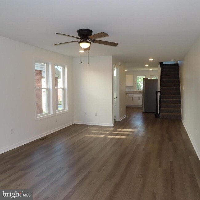 Building Photo - 228 Rowe Ave