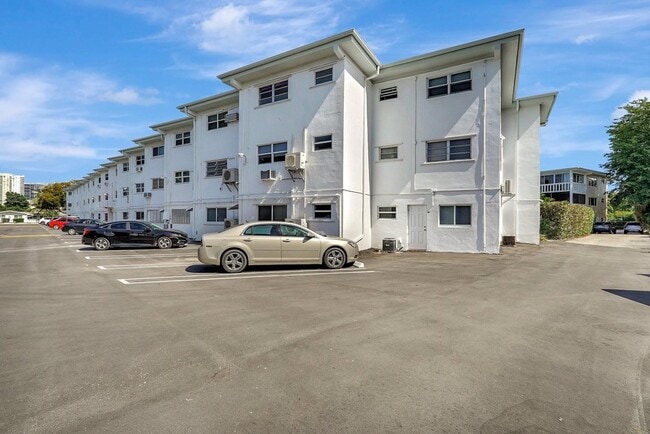 Photo - 161 NE 10th Ave