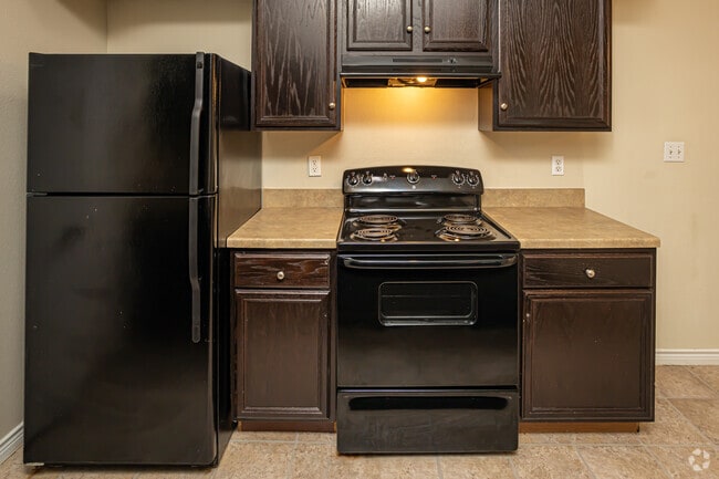 4BR, 2BA - 1,304SF