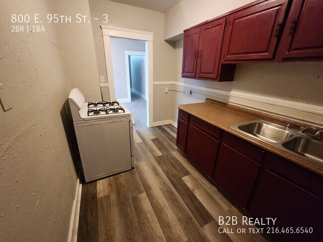 Photo - 800 E 95th St Unidad 3