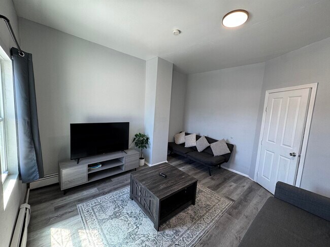 Photo - 1172 Summit Ave Unit #3