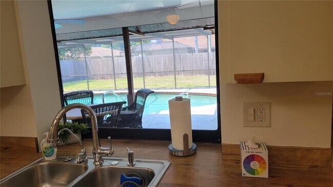 Photo - 1526 Georgetowne Ln