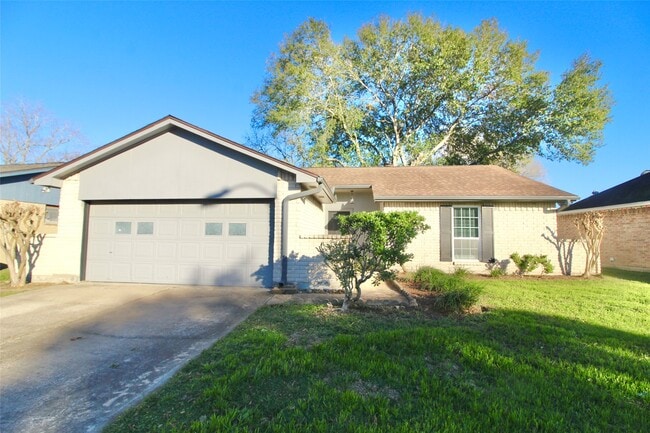 Building Photo - 16731 Rippling Mill Dr