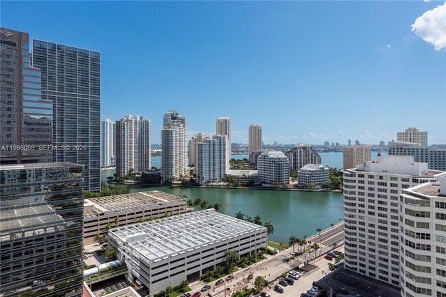Photo - 950 Brickell Bay Dr