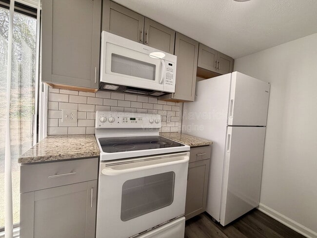 Photo - 308 Gillespie Rd