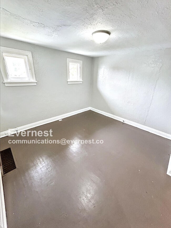 Photo - 8315 Octavia Ave