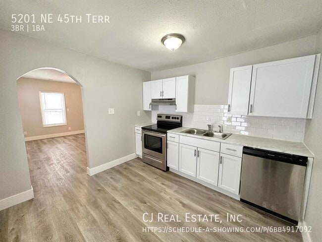 Photo - 5201 NE 45th Terrace