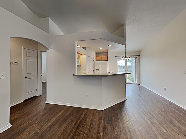 Photo - 802 NW 9th Pl