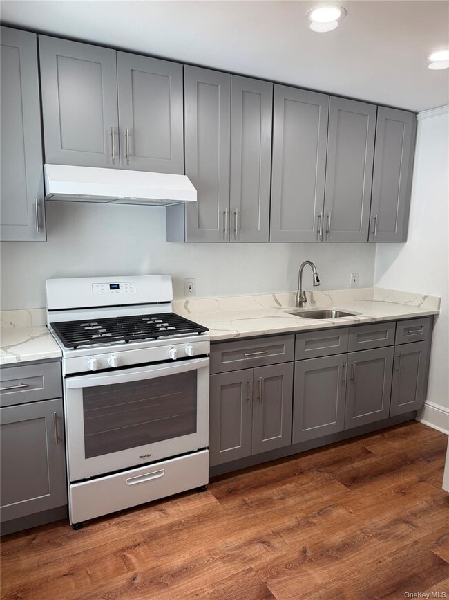 Photo - 212 Orchard St