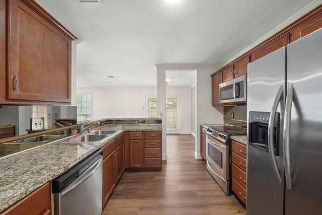 Building Photo - 2211 S Kirkwood Rd Unit 17 Rental