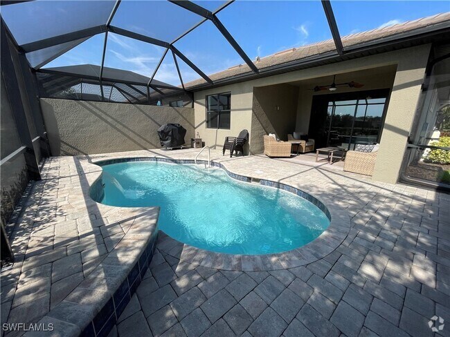 Building Photo - 7631 Jacaranda Ln Rental