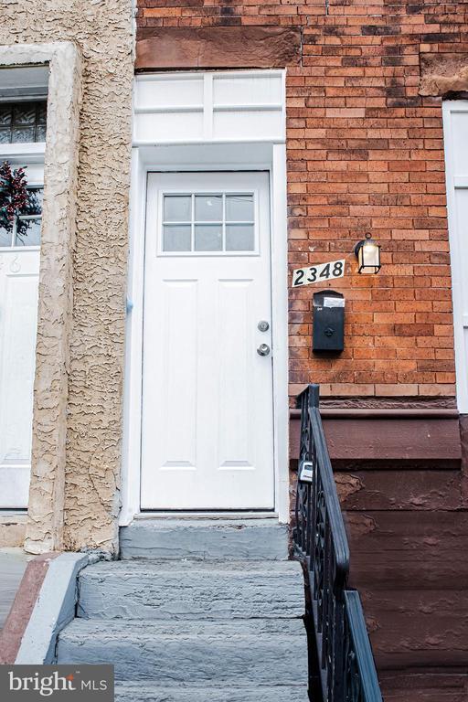 Photo - 2348 Moore St