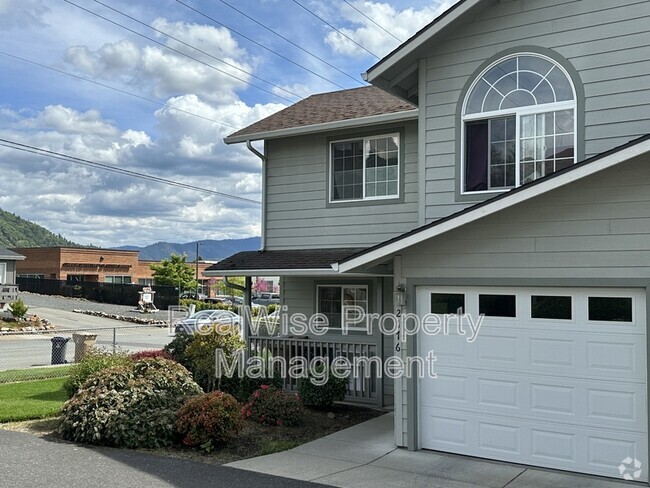 Building Photo - 2176 NW Hawthorne Ave Rental