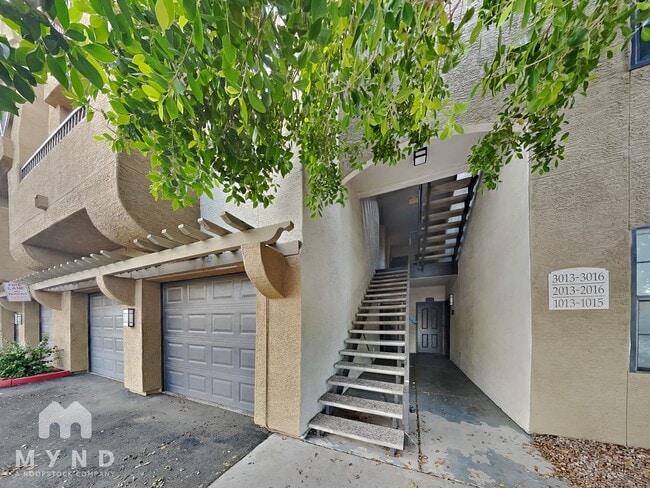 Building Photo - 5302 E Van Buren St
