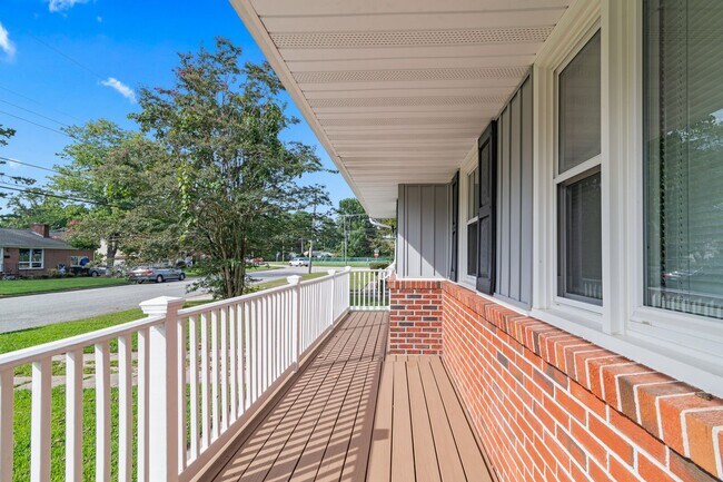 Photo - 5 Fairway Ln
