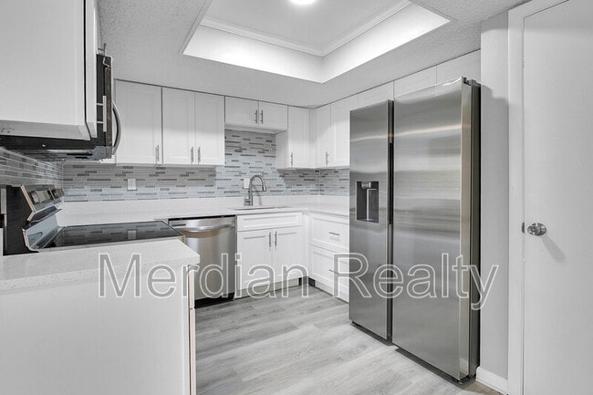 Building Photo - 513 Fairways Ln Unit B