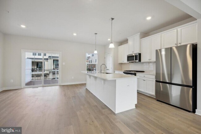 Photo - 223 Avalon Dr