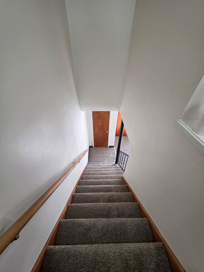 Photo - 702 8th Ave N