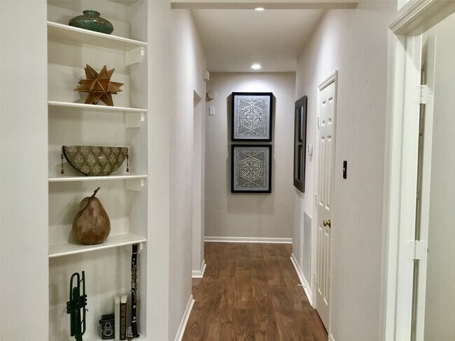 Photo - 3 N Spiral Vine Cir