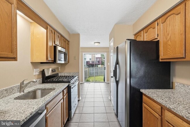Photo - 661 Tammy Terrace SE