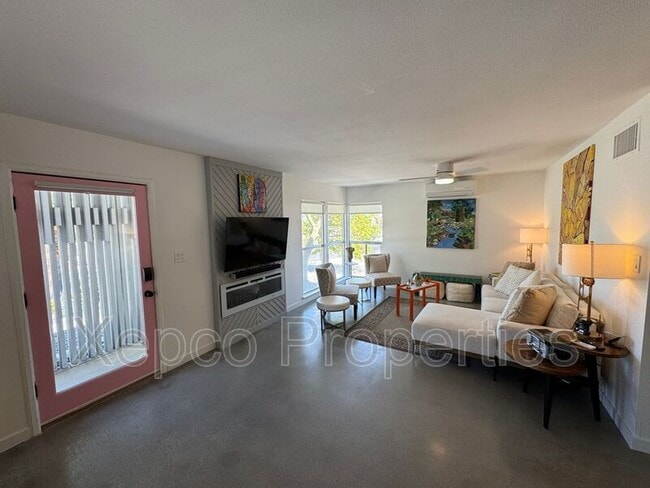 Photo - 39240 Karen St