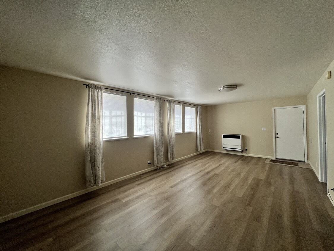 Photo - 3246 Magnolia St (Oakland, CA)