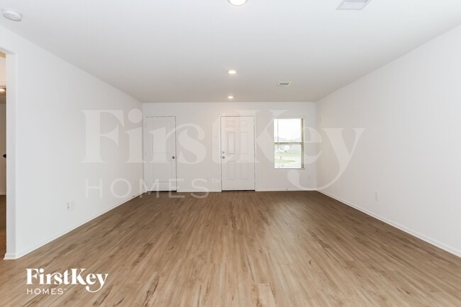 Photo - 375 Jewett Meadow Dr