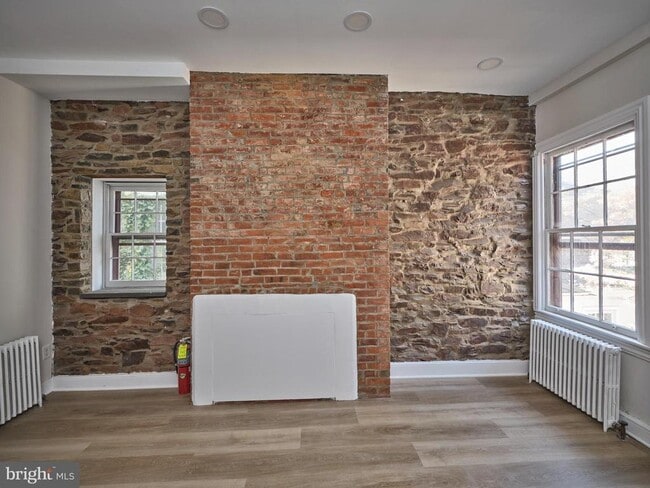 Building Photo - 20 W Bridge St Unit 20 B Rental