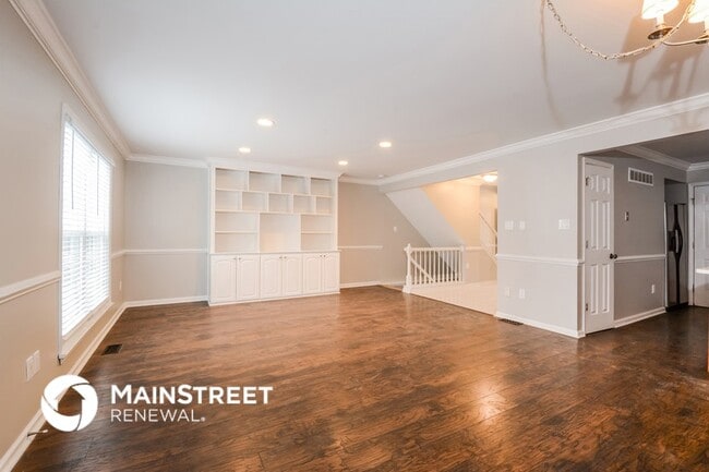 Photo - 2345 Hunters Crest Dr