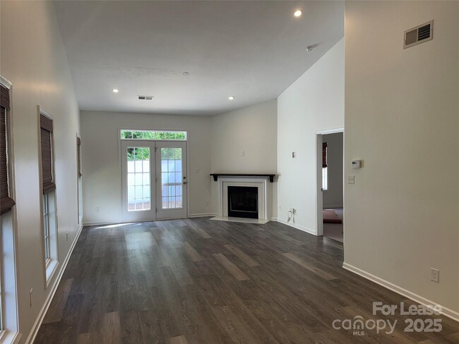 Photo - 5325 Silabert Ave Townhome