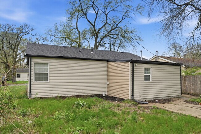 Photo - 3-Bedroom Home Minutes from Miller Beach & the Indiana Dunes