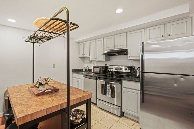 Photo - 1321 Fairmont St NW