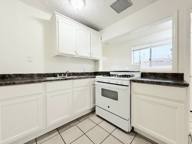 Photo - 14041 Orizaba Ave