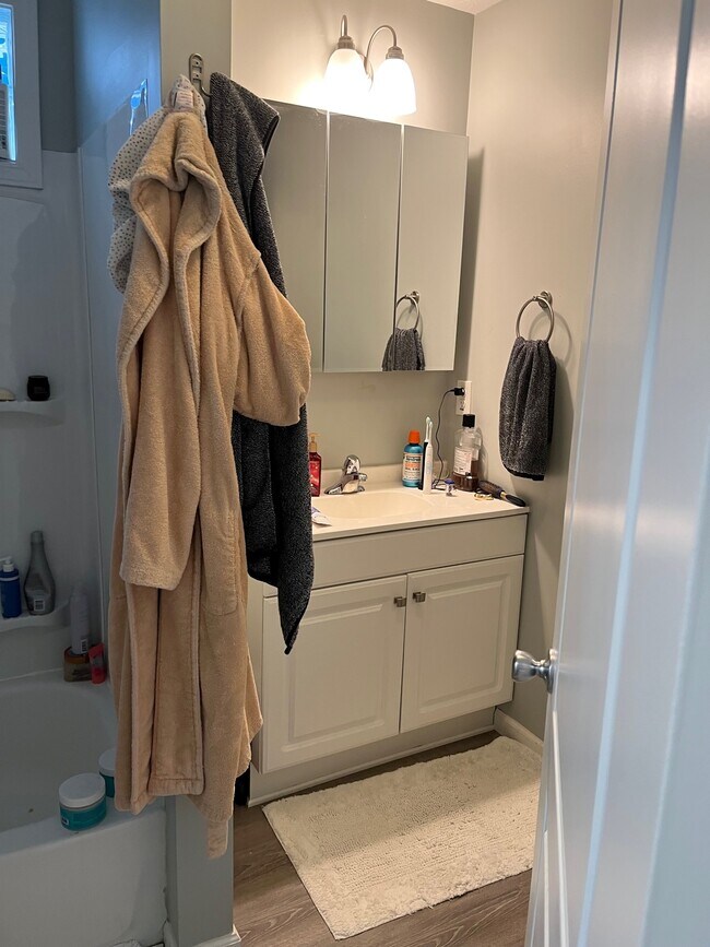 Photo - 1333 W 67th St Unit 1333 w 67 Up