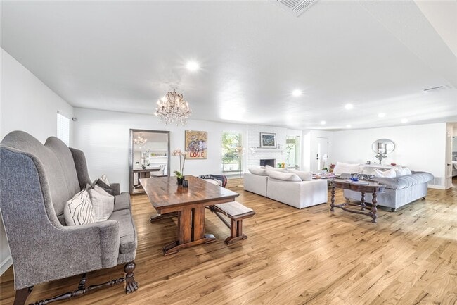 Photo - 5837 Clendenin Ave