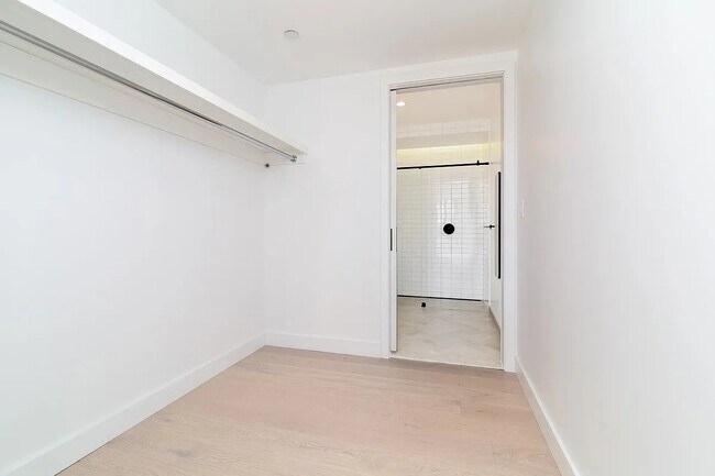 Photo - 2-22 51st Avenue Unit 3B