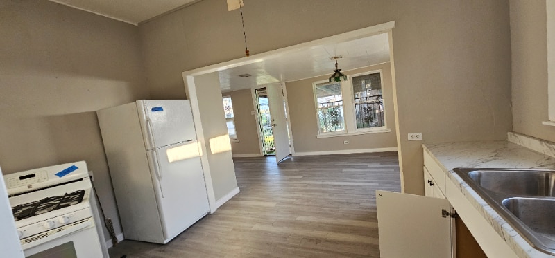 Photo - 120 Chicago Blvd