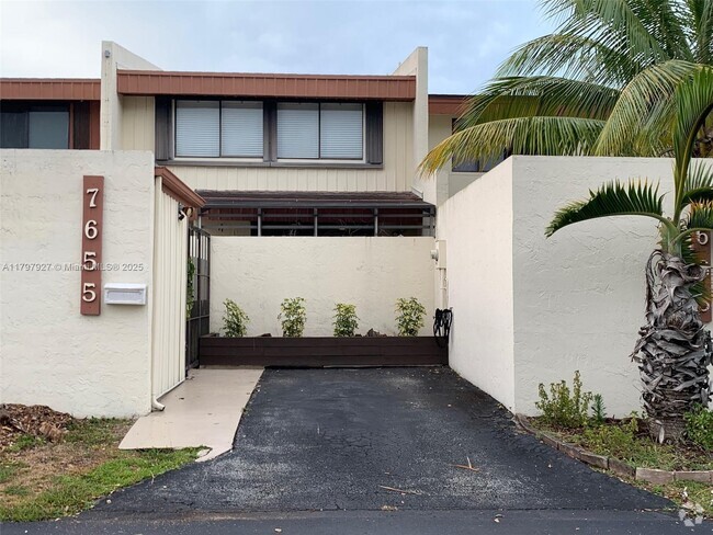Building Photo - 7655 SW 106th Ave Rental