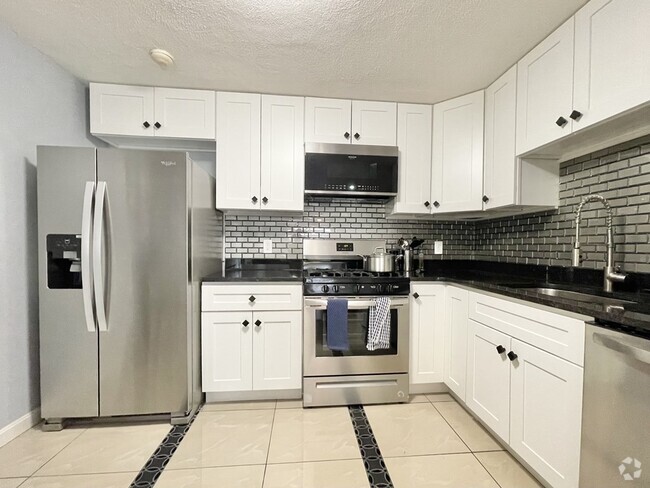 Building Photo - 10 Kenmar Dr Rental