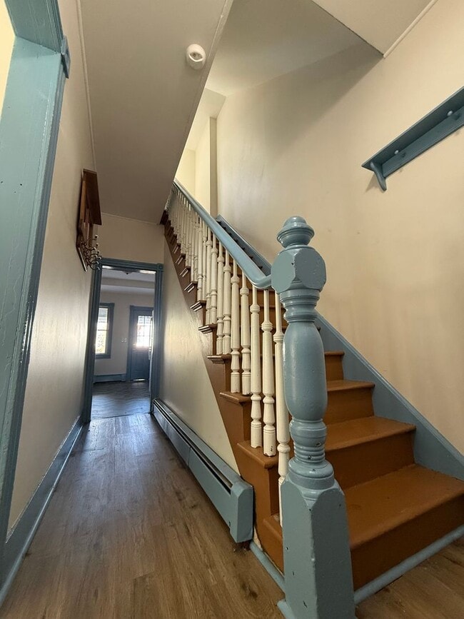 117-119 Maplewood Road - 117-119 Maplewood Road Unit 119 Maplewood Road