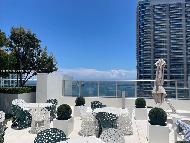 Photo - 1010 Brickell Ave Unit 2911